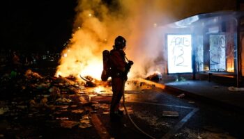 Macron limite le droit de manifester pour éviter les émeutes