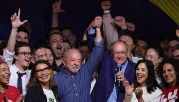 Lula bat Bolsonaro au Brésil lors d'un retour historique