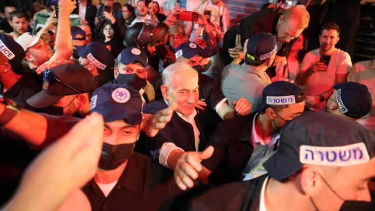 Les clés des élections en Israël, un pays en guerre et avec l'avenir judiciaire de Netanyahu en jeu