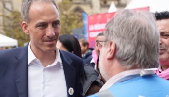 L'espoir d'une troisième voie entre Le Pen et Mélenchon : Glucksmann remporte les primaires sociales-démocrates pour la présidentielle 2027